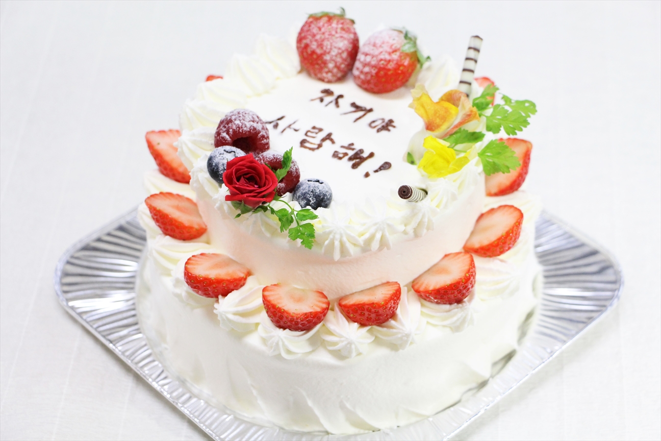 デコレーションケーキ 生クリーム ケーキの店トロワフレール 埼玉県新座市で洋菓子と新座のスイーツを販売